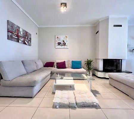 Central Apartment In Quiet Neighborhood Near Sandy Beach Chania  Exterior photo