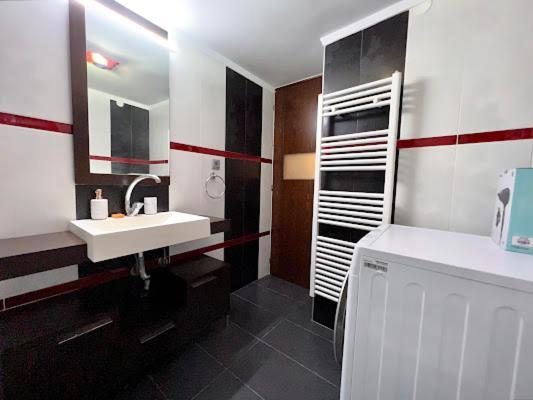 Central Apartment In Quiet Neighborhood Near Sandy Beach Chania  Exterior photo